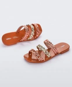 Adult Melissa Feel + Camila Coutinho Slide