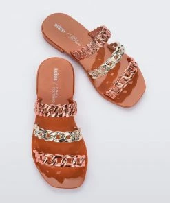 Adult Melissa Feel + Camila Coutinho Slide