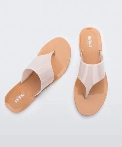 Adult Melissa Essential Chic