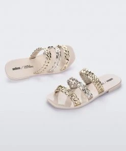 Adult Melissa Feel + Camila Coutinho Slide