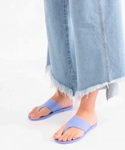 Adult Melissa Essential Chic