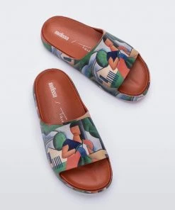 Adult Melissa Cloud + Tarsila Do Amaral Slide