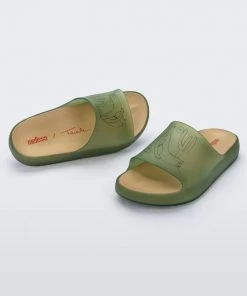 Adult Melissa Cloud + Tarsila Do Amaral Slide