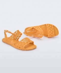 Adult Melissa Panc + Isabela Capeto Sandal