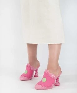 Adult Melissa Joy Flower + Thomas Benjamin Heel