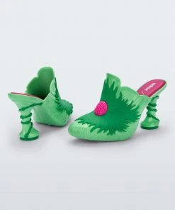 Adult Melissa Joy Flower + Thomas Benjamin Heel