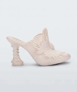 Adult Melissa Joy Flower + Thomas Benjamin Heel