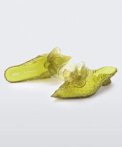 Adult Melissa Court Shoe Flower + Y/Project