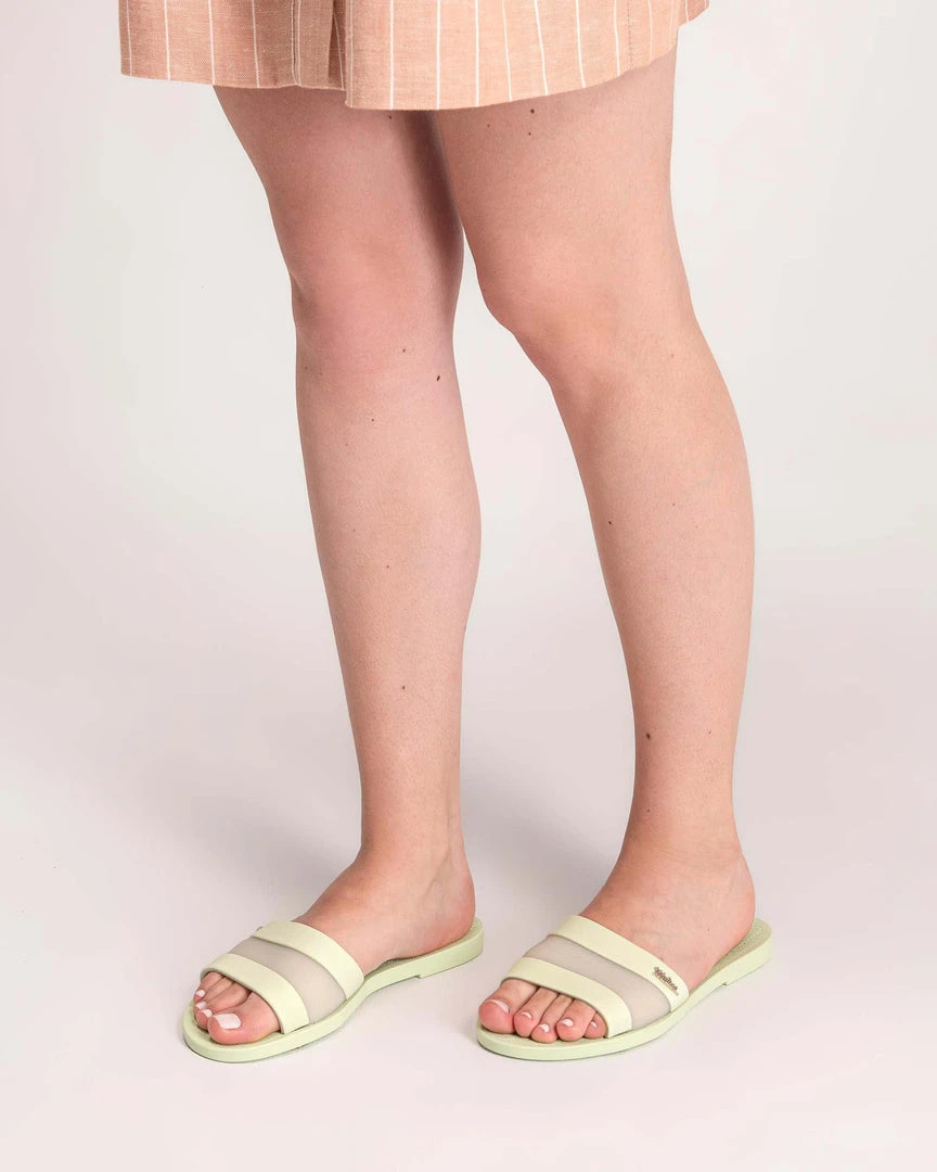 Adult Melissa Sun Hollywood Slide 4 Adult Melissa Sun Hollywood Slide