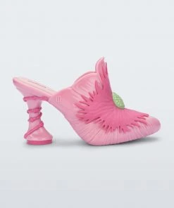 Adult Melissa Joy Flower + Thomas Benjamin Heel