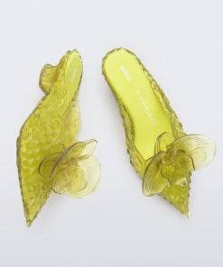 Adult Melissa Court Shoe Flower + Y/Project