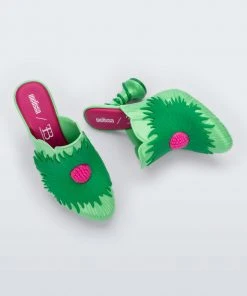 Adult Melissa Joy Flower + Thomas Benjamin Heel