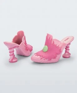 Adult Melissa Joy Flower + Thomas Benjamin Heel