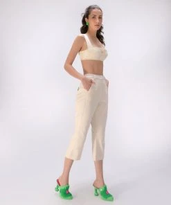 Adult Melissa Joy Flower + Thomas Benjamin Heel